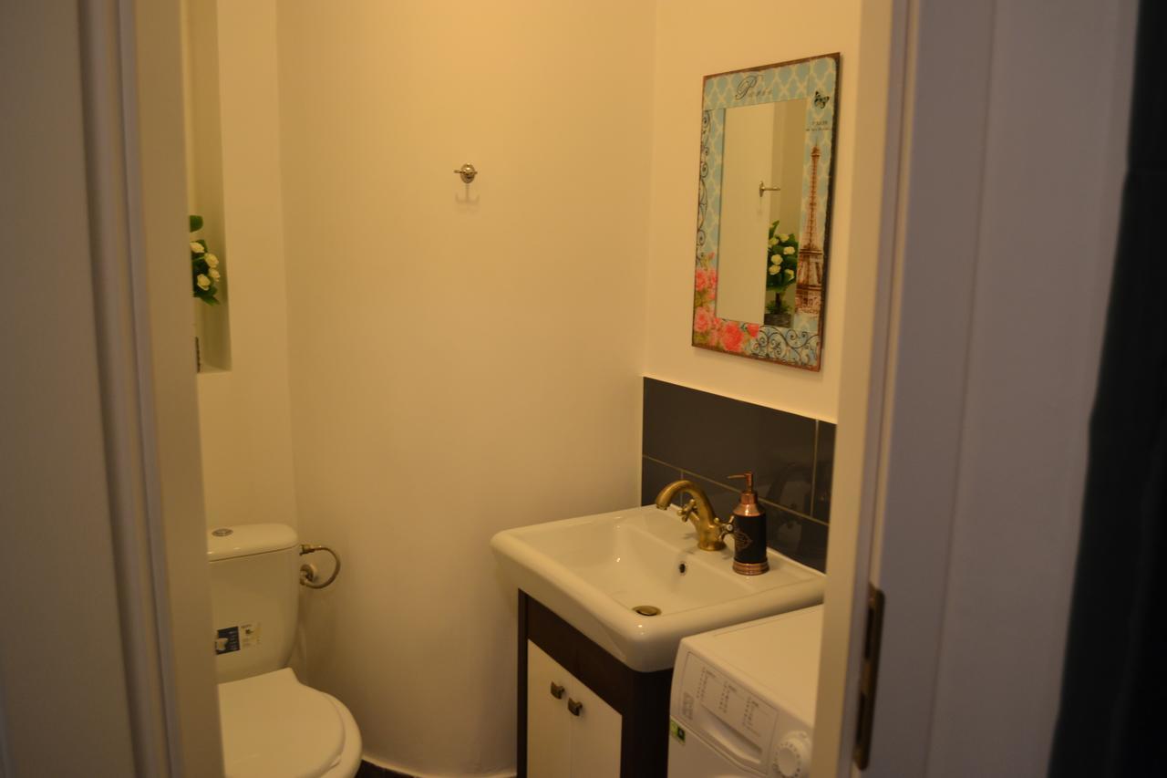 Appartement Victoria Plaza Two Bdr Apt à Bucarest Extérieur photo
