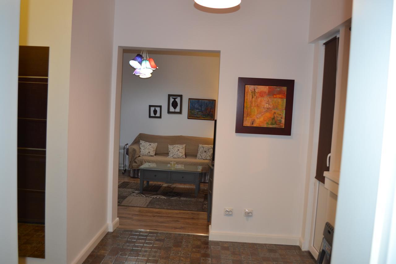 Appartement Victoria Plaza Two Bdr Apt à Bucarest Extérieur photo